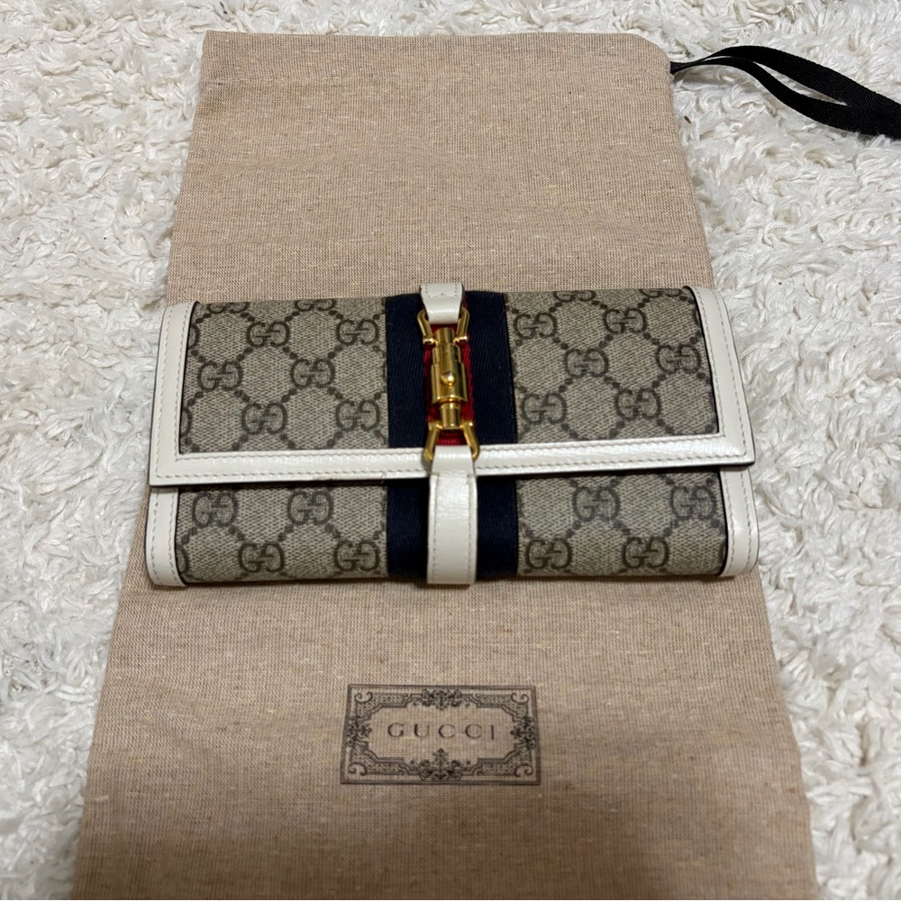 Gucci GG Supreme Chain Wallet